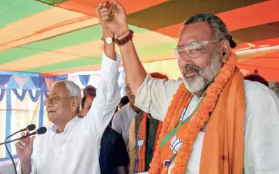 गिरिराज सिंह का ऐलान - नीतीश कुमार हैं NDA का चेहरा, सीट बंटवारे में नहीं है कोई झगड़ा